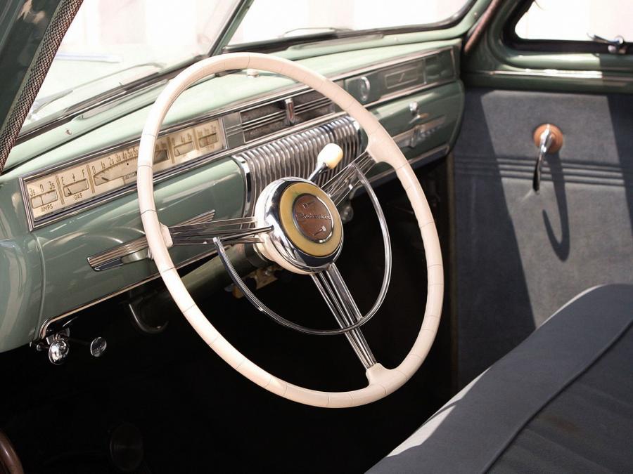  Studebaker Champion DeLux-Tone Cruising Sedan 1941 года  (фото 2 из 5)